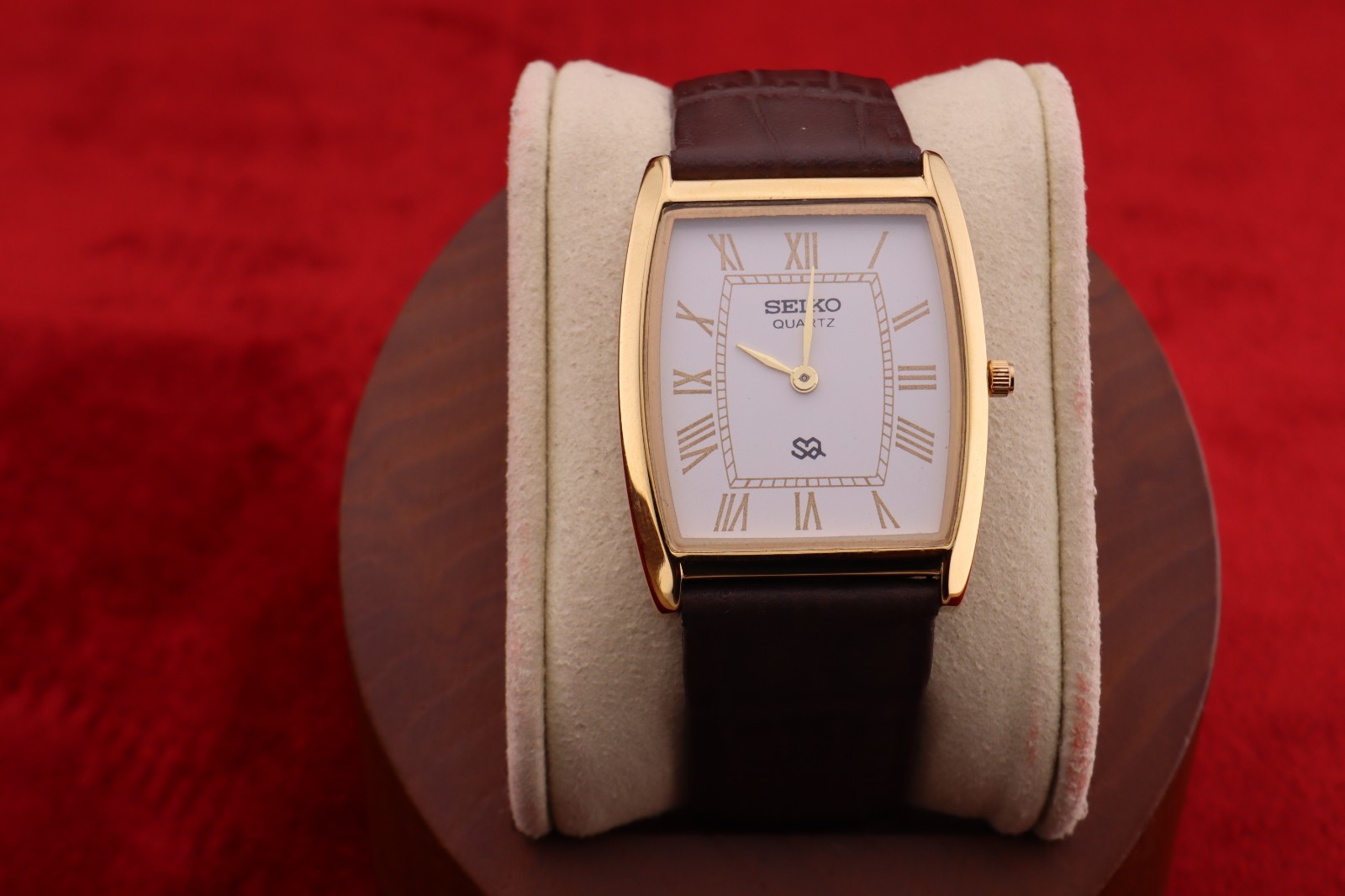 Vintage Men Seiko quartz Barrel-Tank White Dial, Dark Brown leather Dress Watch