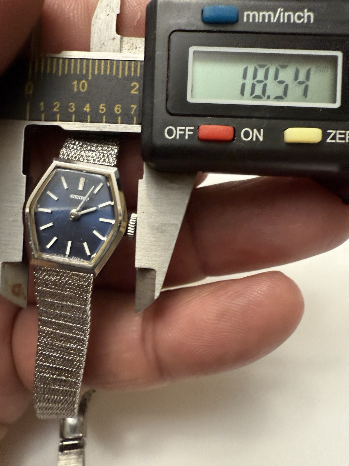 1970 SEIKO Vintage Womens Mechanical Watch 11-5199 Hexagonal Silver Toned RUNS!
