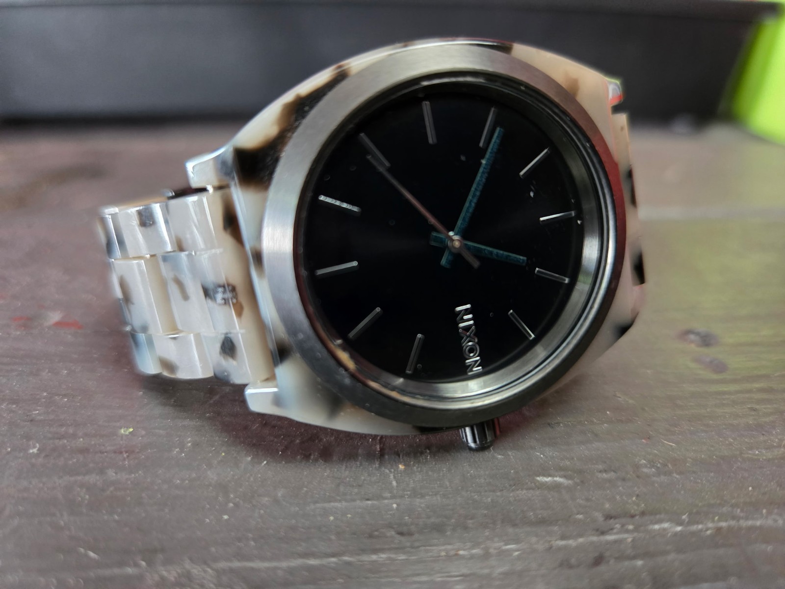 Nixon Quartz Analog Wristwatch Black Dial Stainless Bracelet 50m 5ATM