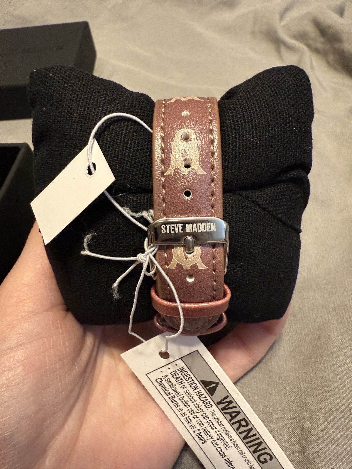 Steve Madden Women’s Quartz Analog Wristwatch Brown Logo Dial Silver Case Box