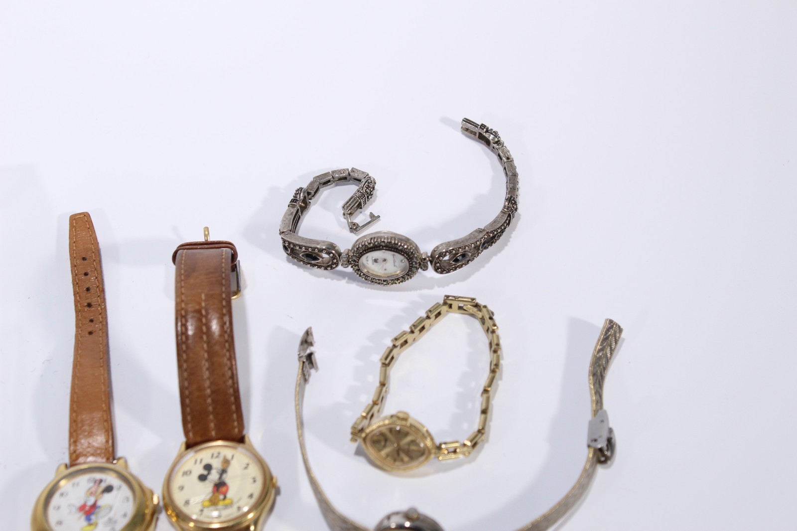 Lot of 19 Watches AS-IS / NOT TESTED. Various Brands See Pics!!!