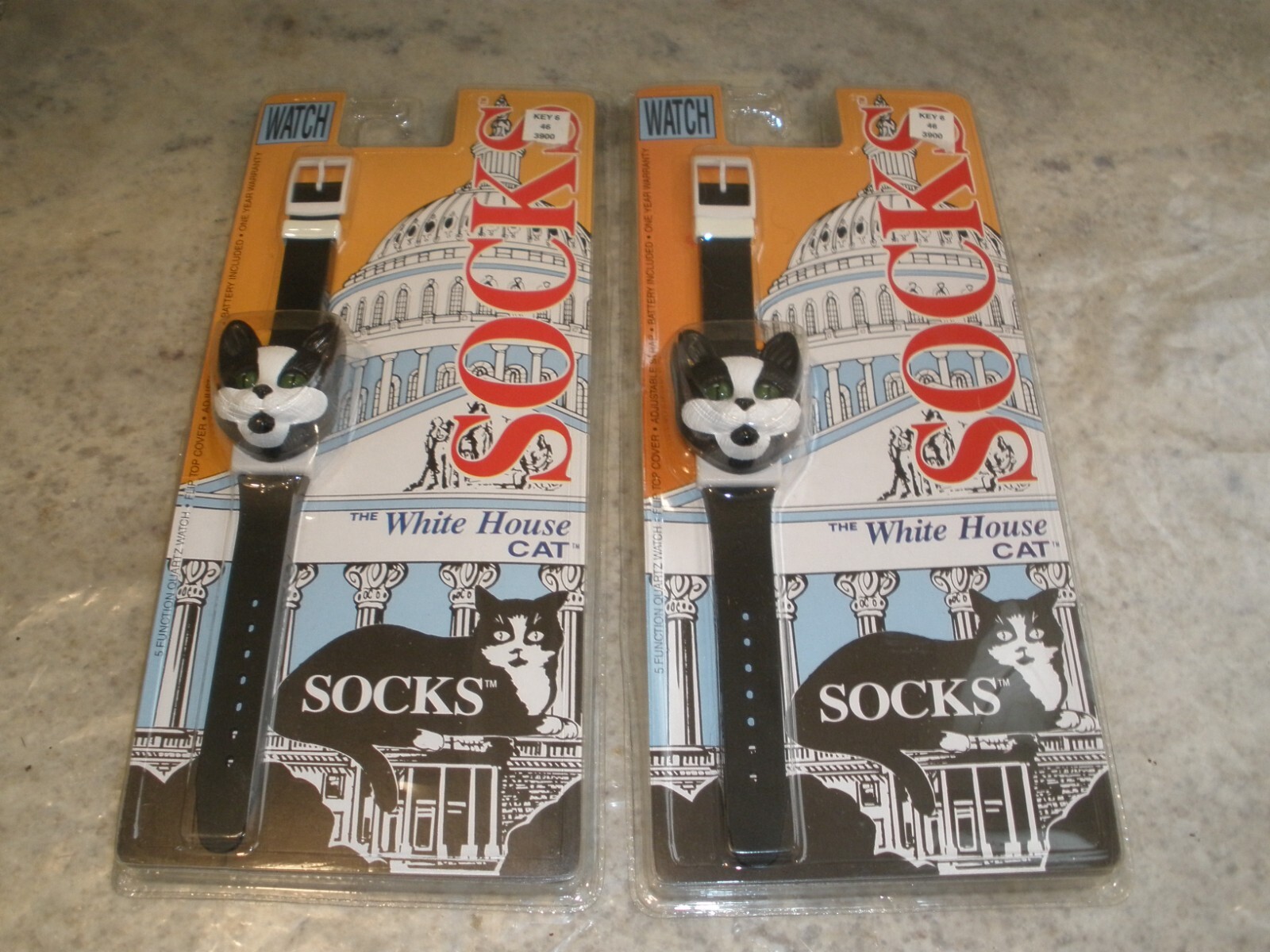 2 BRAND NEW THE WHITE HOUSE CAT SOCKS FLIP TOP COVER WATCHES 1993