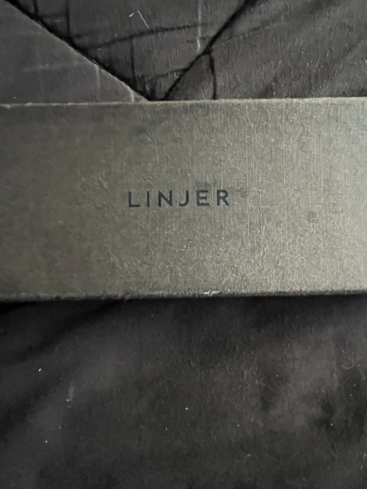 Linjer Model 40 Minimalist Watch Swiss Quartz Sapphire Crystal Black Leather Box