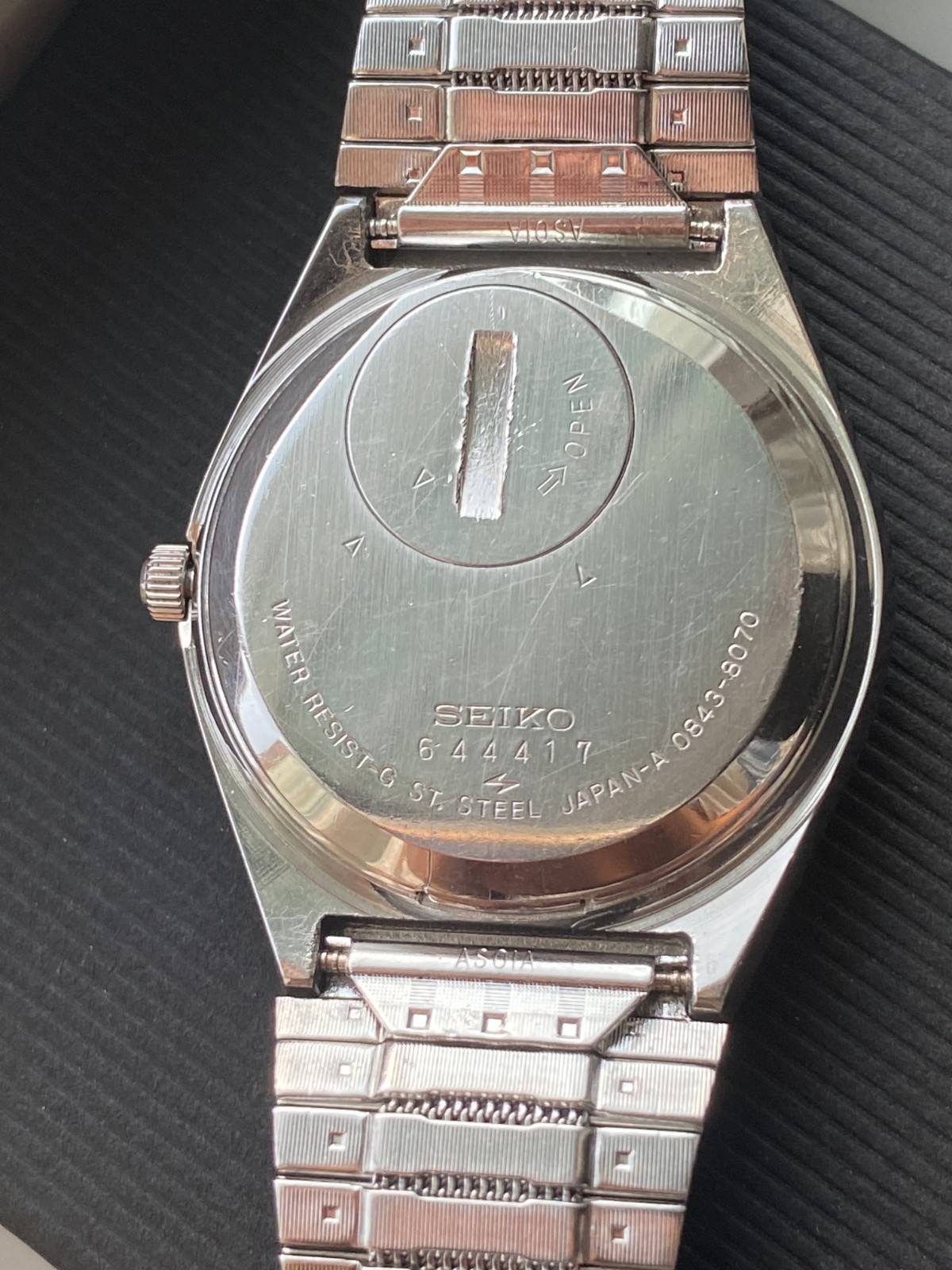 Vintage JDM Seiko Quartz 0843-8070S Mens Watch – Kanji Date Wheel