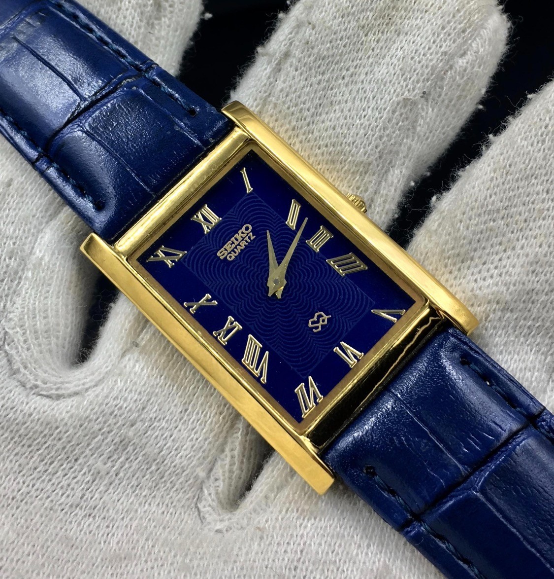 Vintage Seiko slim tank – Royal Blue, gold bezel refurbished