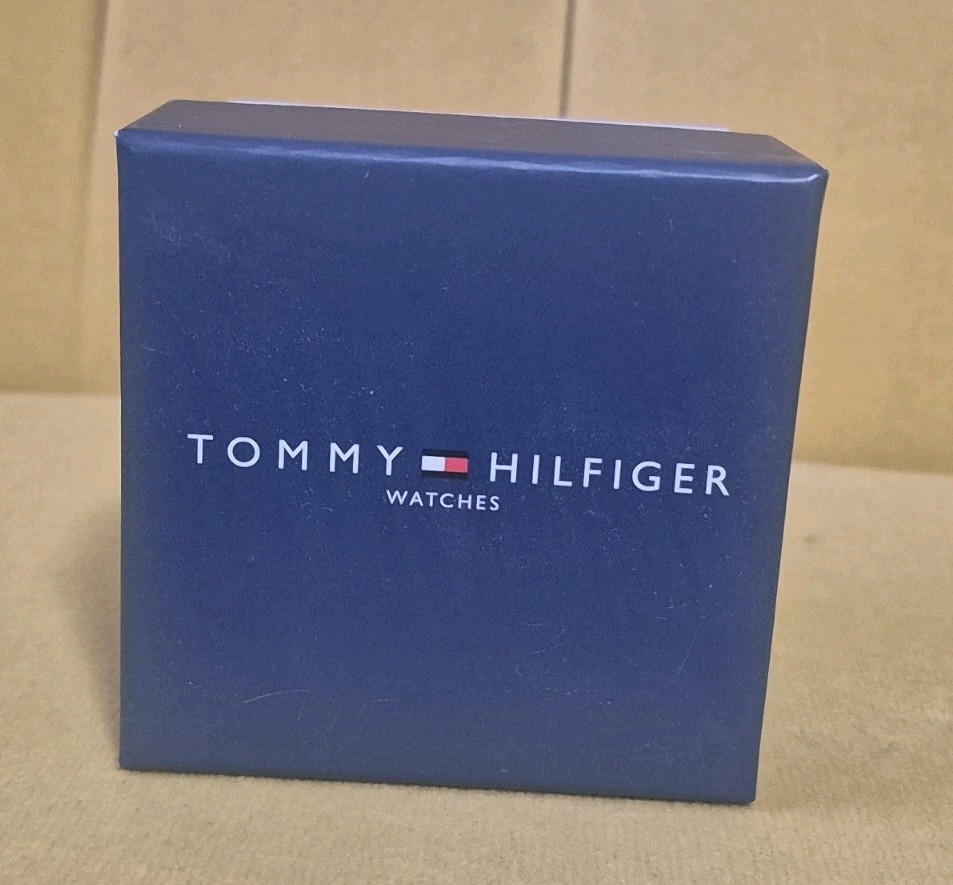Tommy Hilfiger 1791473 Men’s Quartz Silicone Strap Black Dial Watch, 46mm