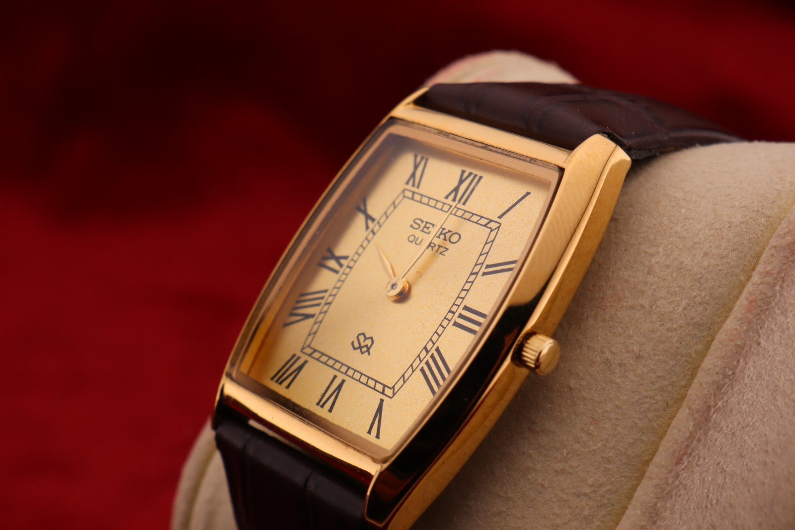 Vintage Men Seiko quartz Barrel-Tank Golden Dial ,Dark Brown leather Dress Watch