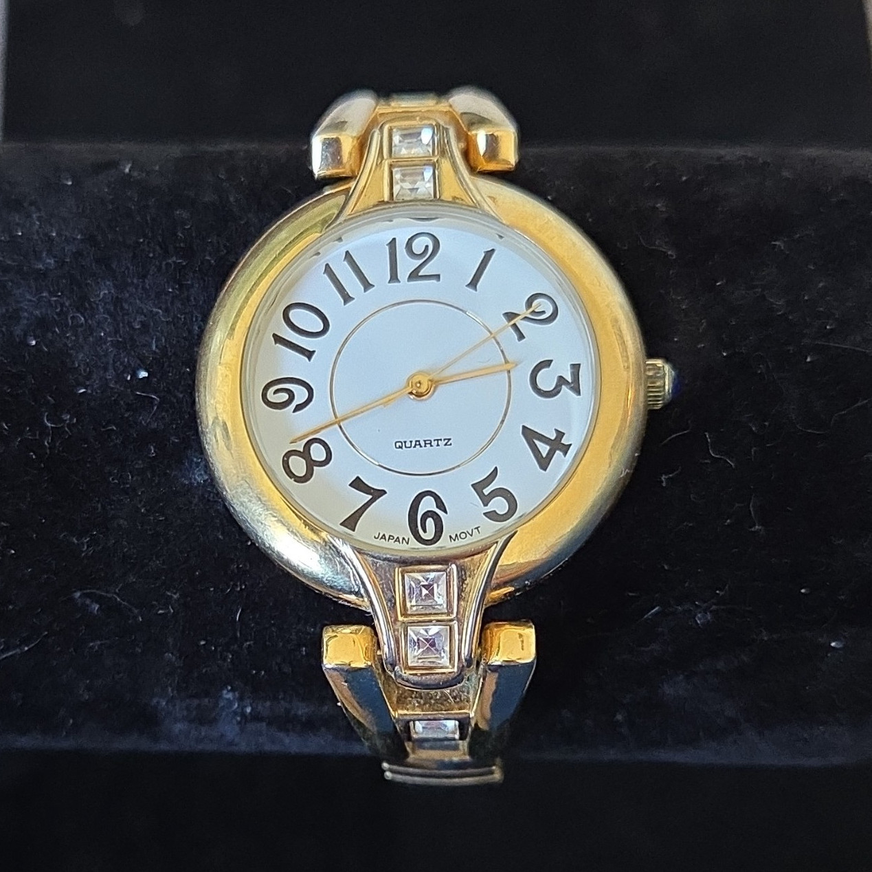 Women’s Quartz Analog Dress Wristwatch Gold Tone Bracelet White Dial Arabic
