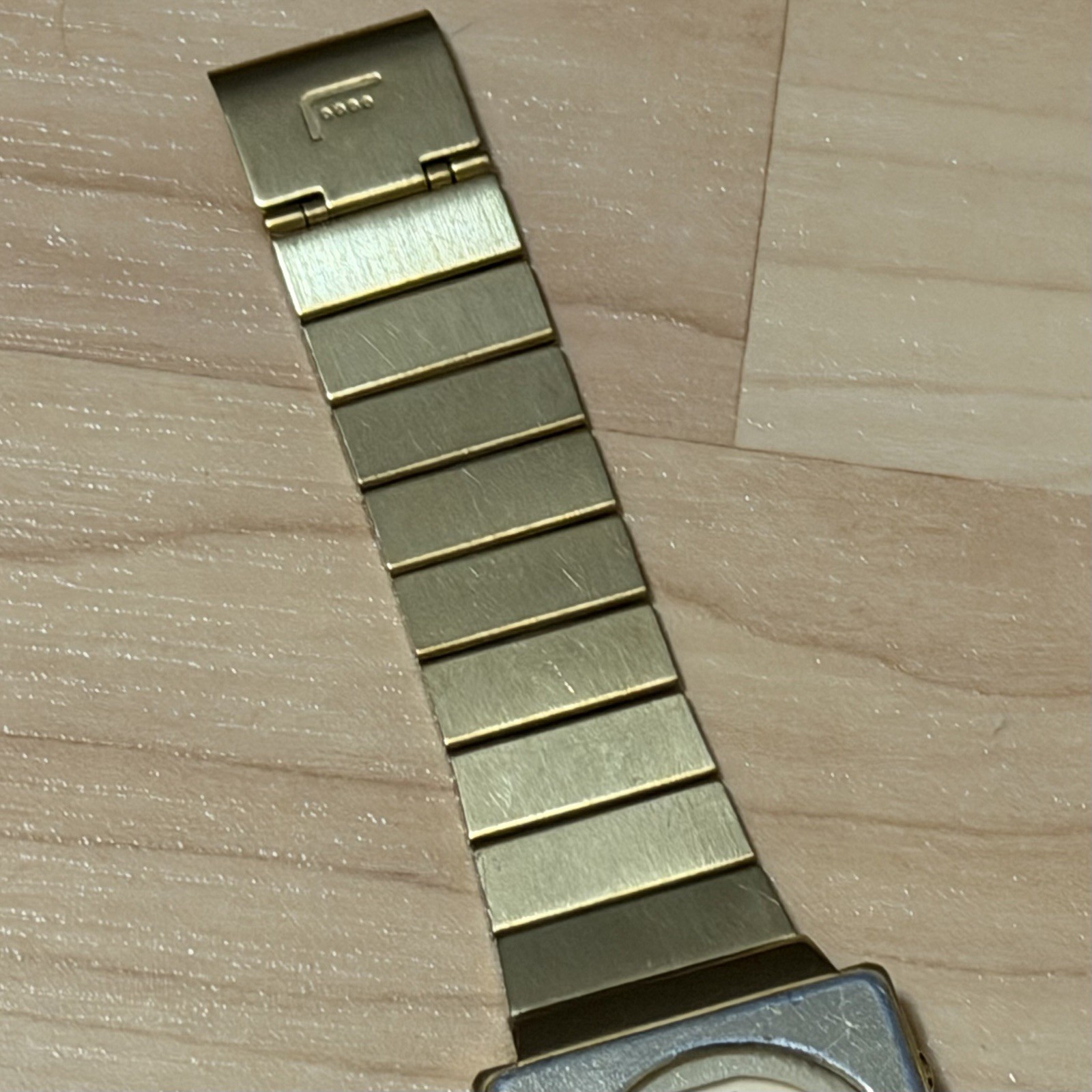 Casio Futurist LA-2002G Vintage Digital Watch 3118 Mod Gold Men’s 2002 *READ*