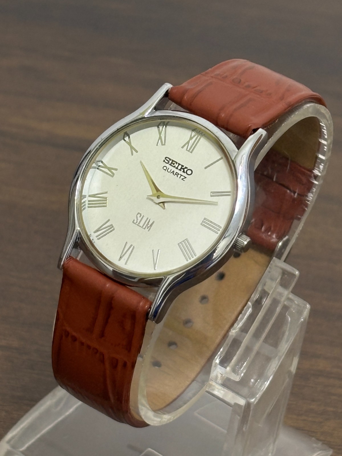 Vintage Classic Seiko Slim Men’s Wrist watch -Leather Strap