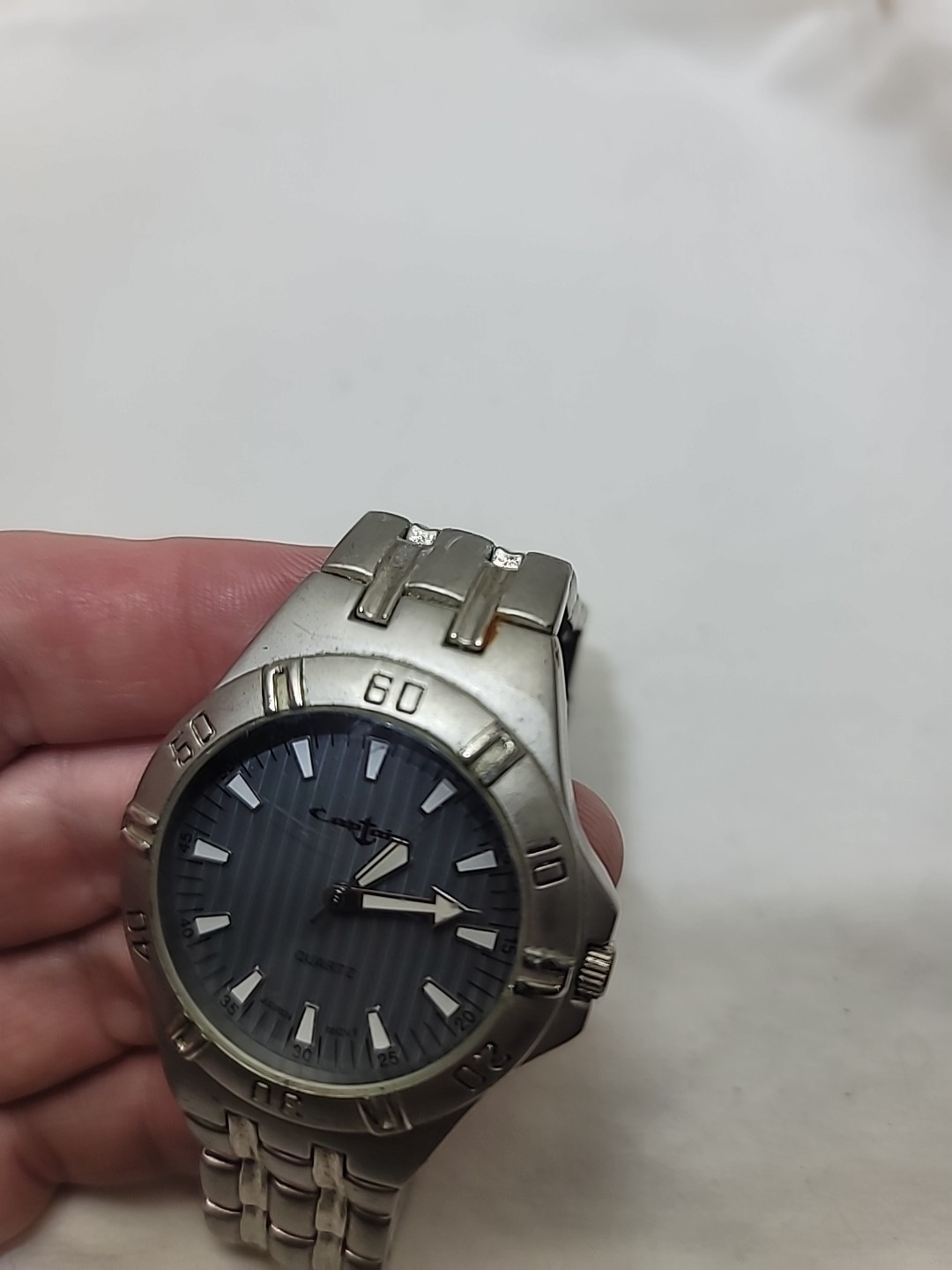 Vintage Captain 33mm Mens Quartz Watch Deployment Clasp Size 5-7.5