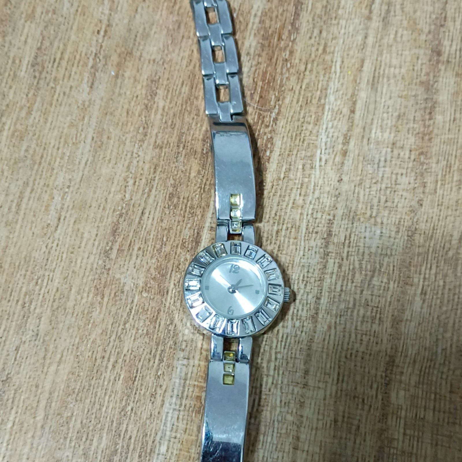 Women’s Dress Silver-Tone Quartz Analog Bracelet Watch Round Dial 23.9mm