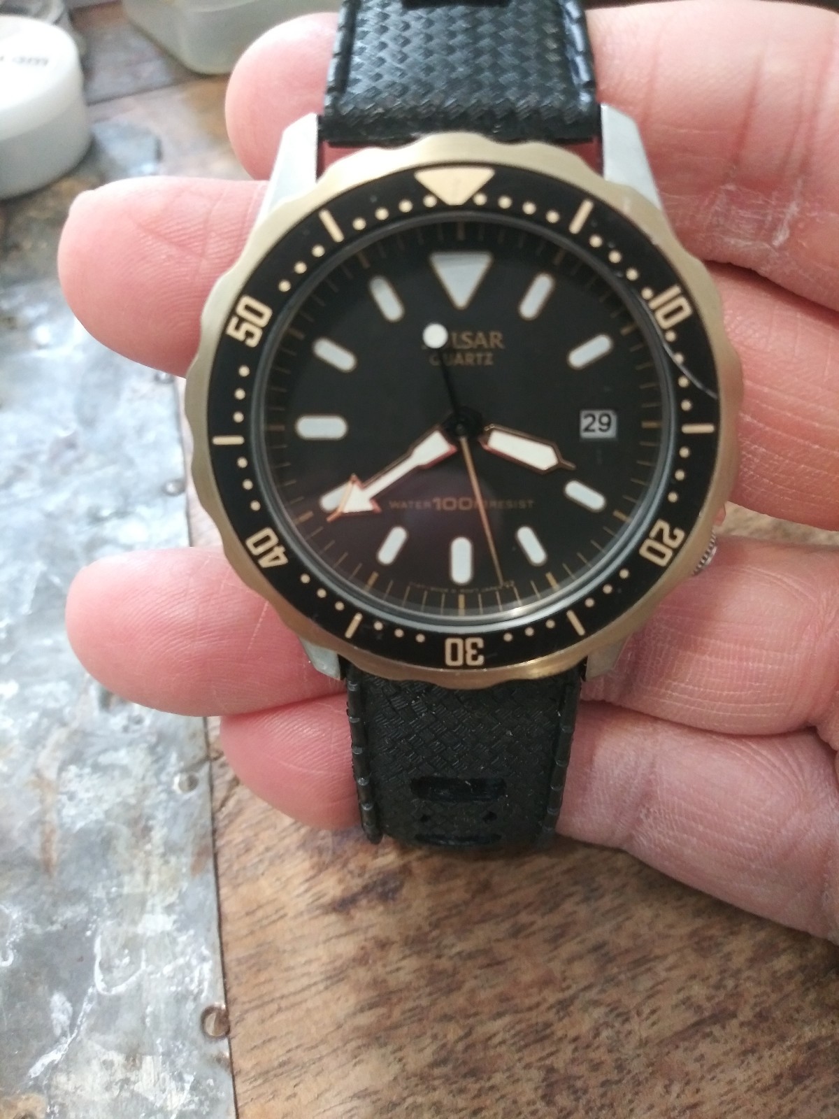 Vintage Rare 1989 Pulsar by Seiko Y147-9000 100M Mens Sports Watch Nice!!