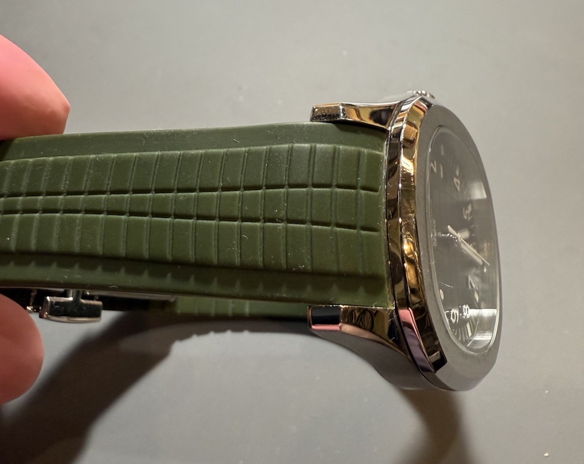 Specht & Söhne Geneve Green Dial Sport Watch – Date Window – Modern Cushion Case