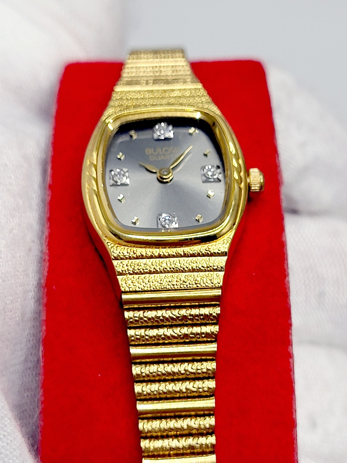 Bulova Women’s Watch 1985 Vintage Diamond Dial Gold Tone Vintage [MINT] 17mm