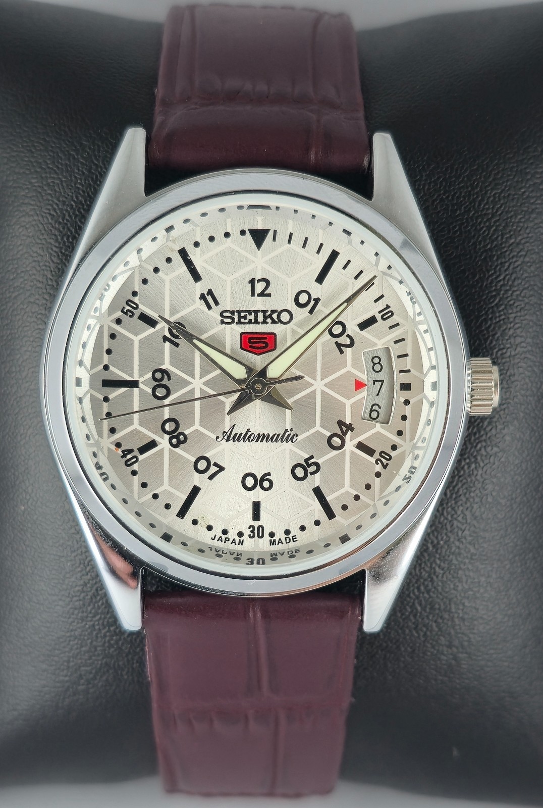 Refurbished Seiko 5 Automatic Silver Dial with Day/Date Men’s Watch | 17 Jewels