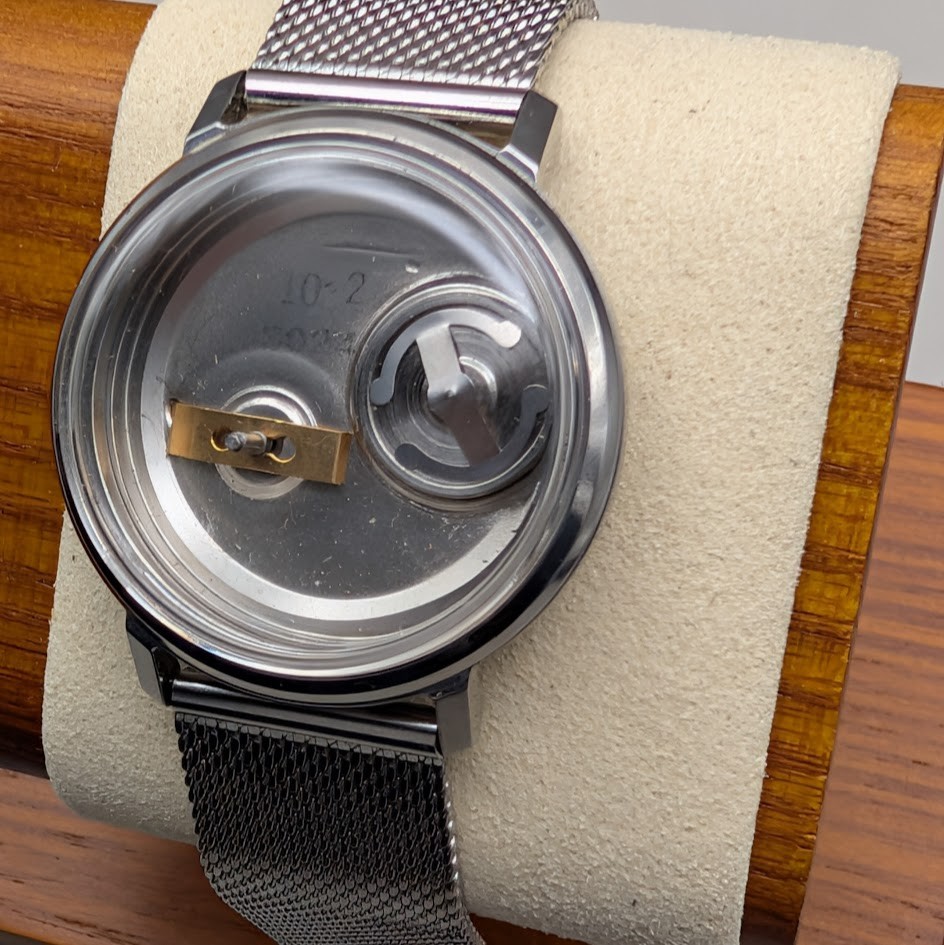 NOS Bulova Accutron 1972 N2 35mm Stainless Steel Watch Case Miltat Mesh Band