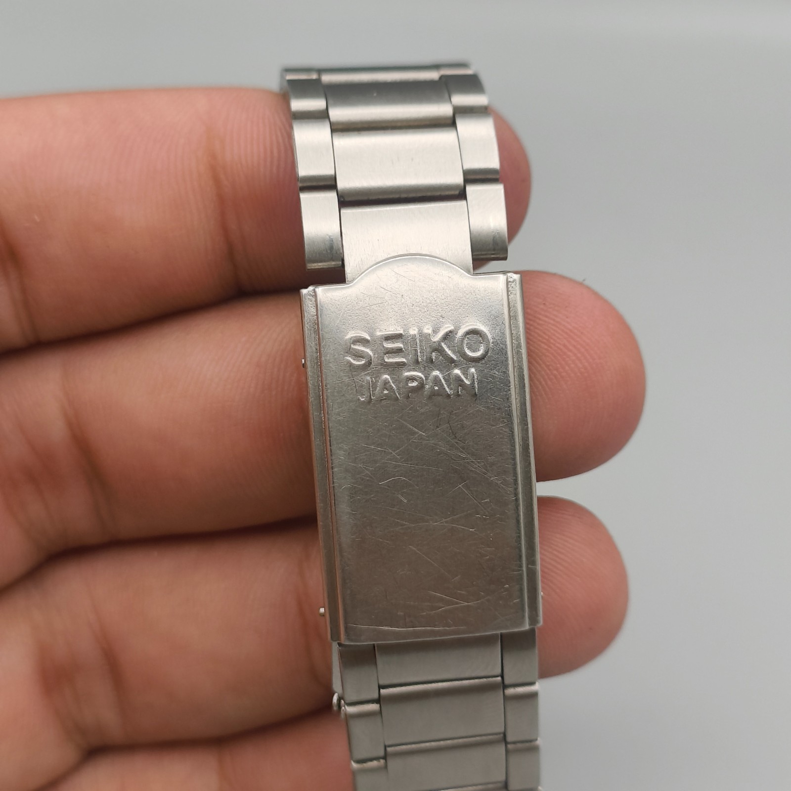 Vintage Seiko 5 Automatic 7009 Mens Watch Blue Arabic Dial 36 mm Day Date Japan