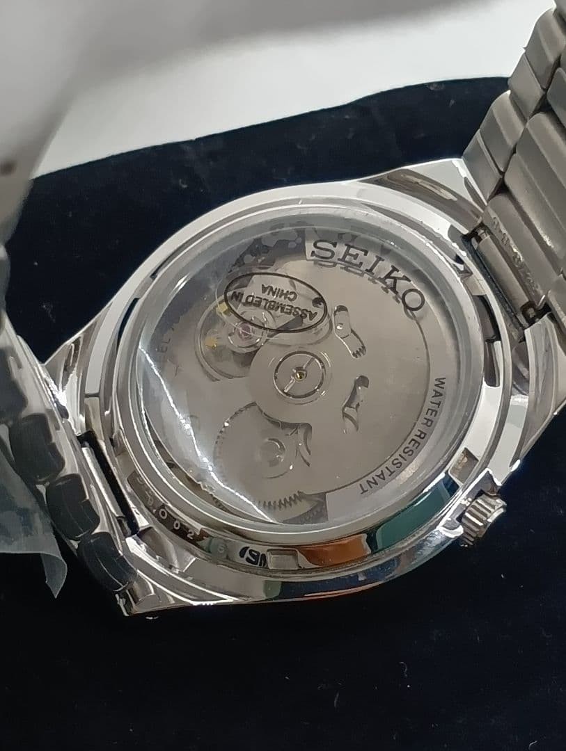 Rare SEIKO 5 Automatic Wristwatch 21 jewels Day Date Running