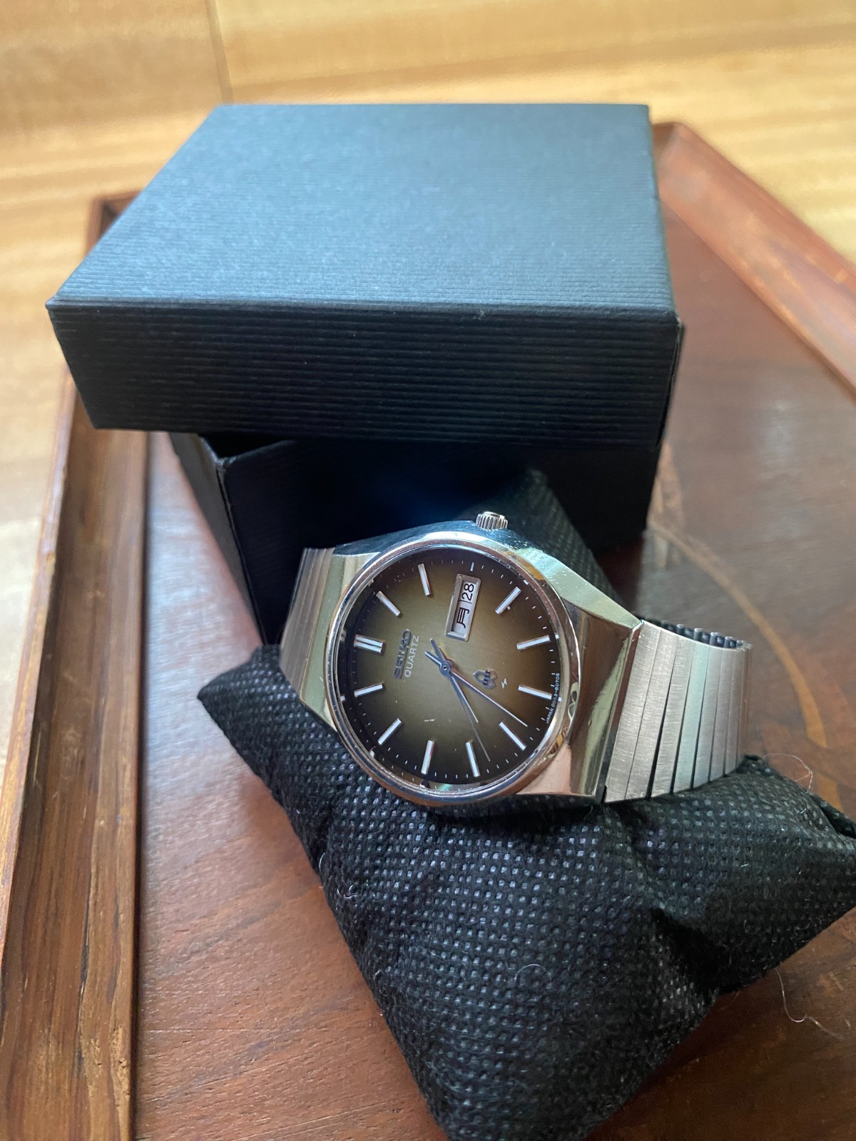 Vintage JDM Seiko Quartz 0843-8070S Mens Watch – Kanji Date Wheel