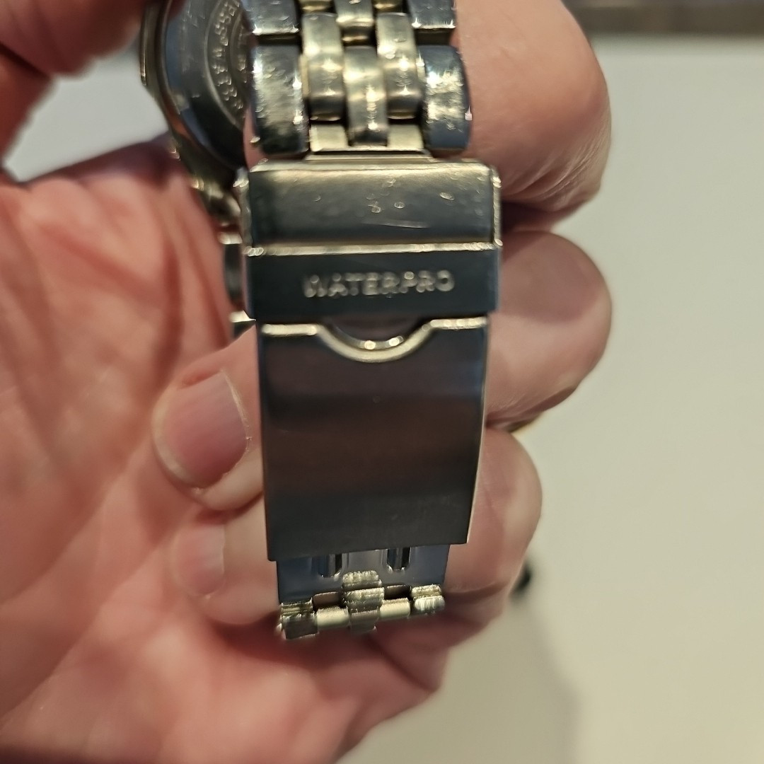 Guess Waterpro 50M/165 Feet Water-resistant Silver Watch 3 Eye Chronograph