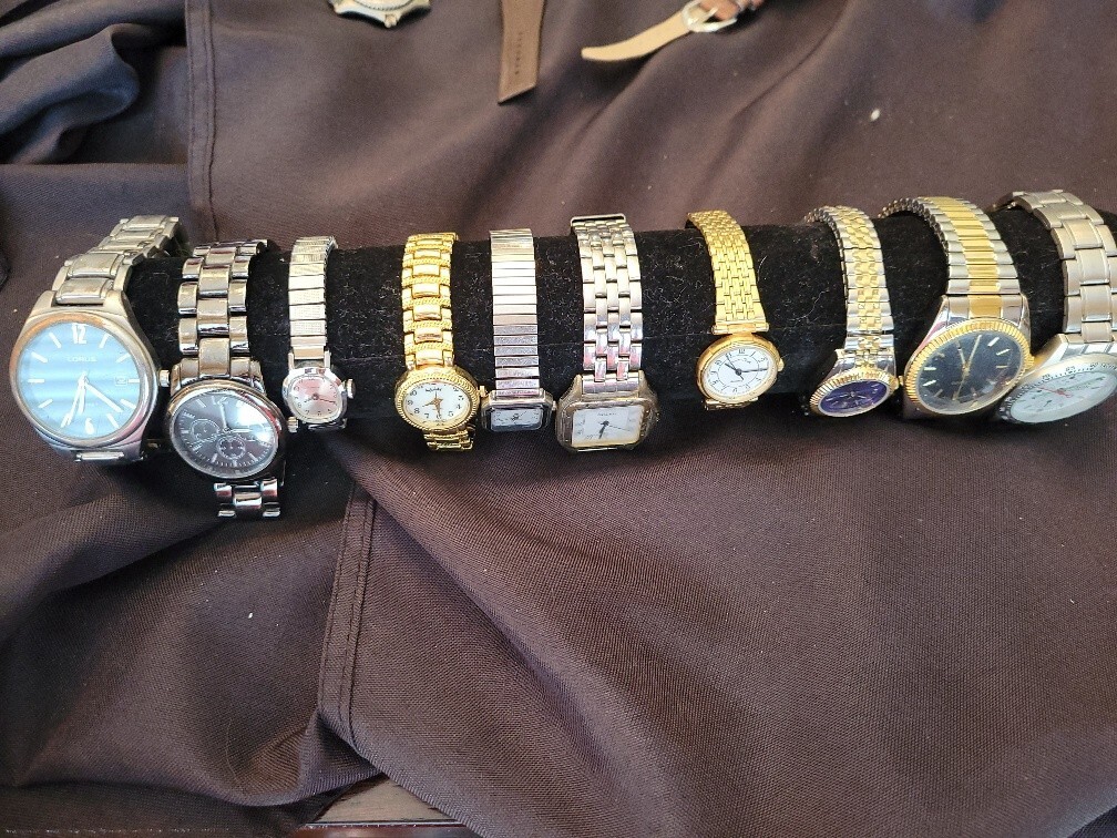 Mixed Lot of 10 Vintage Men’s & Women’s Watches Various Brands Untested