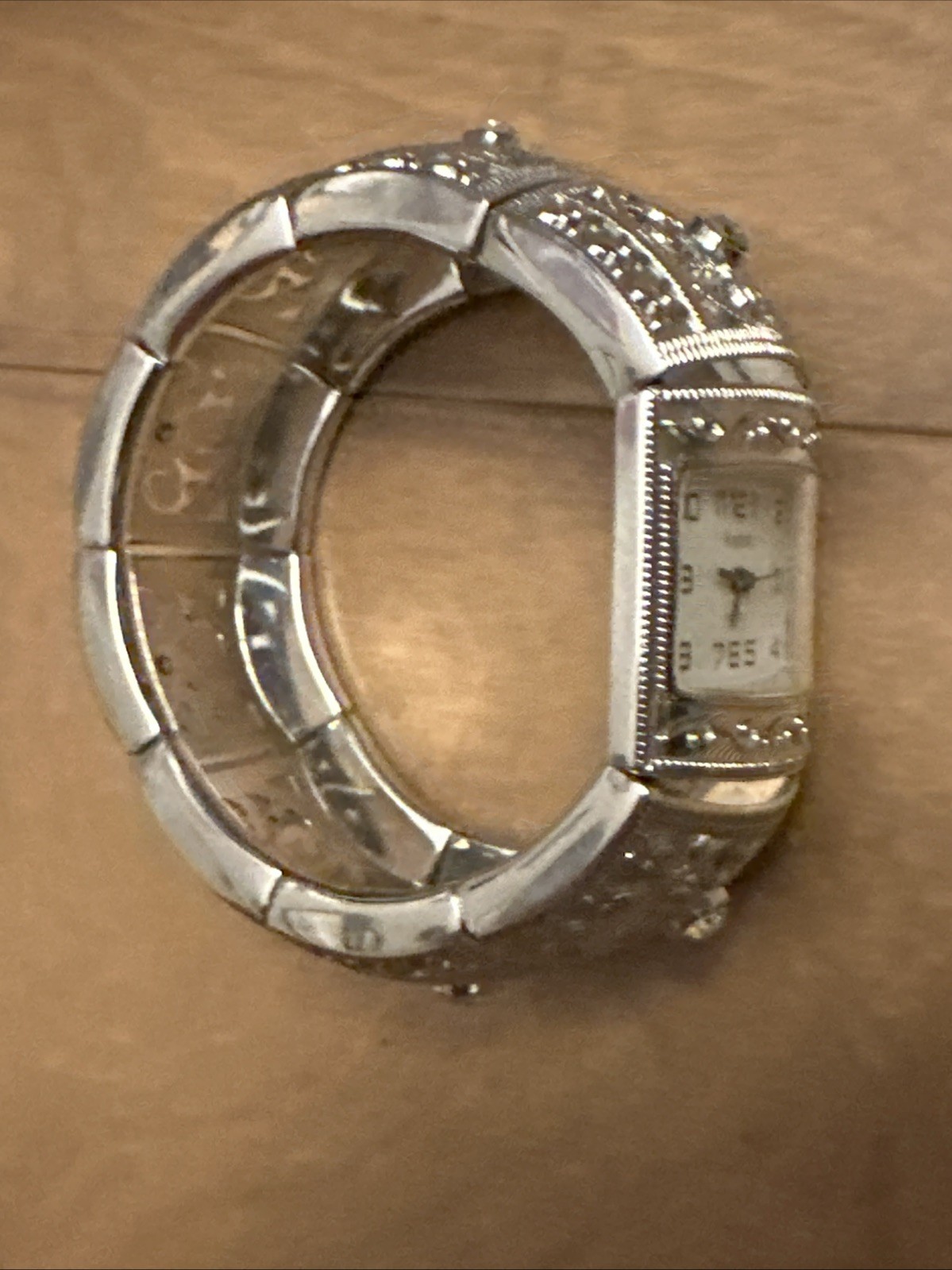 Women’s Cuff Or Bracelet Fash Watches Lot of 5 Need Batteries Untested Japan Mvt