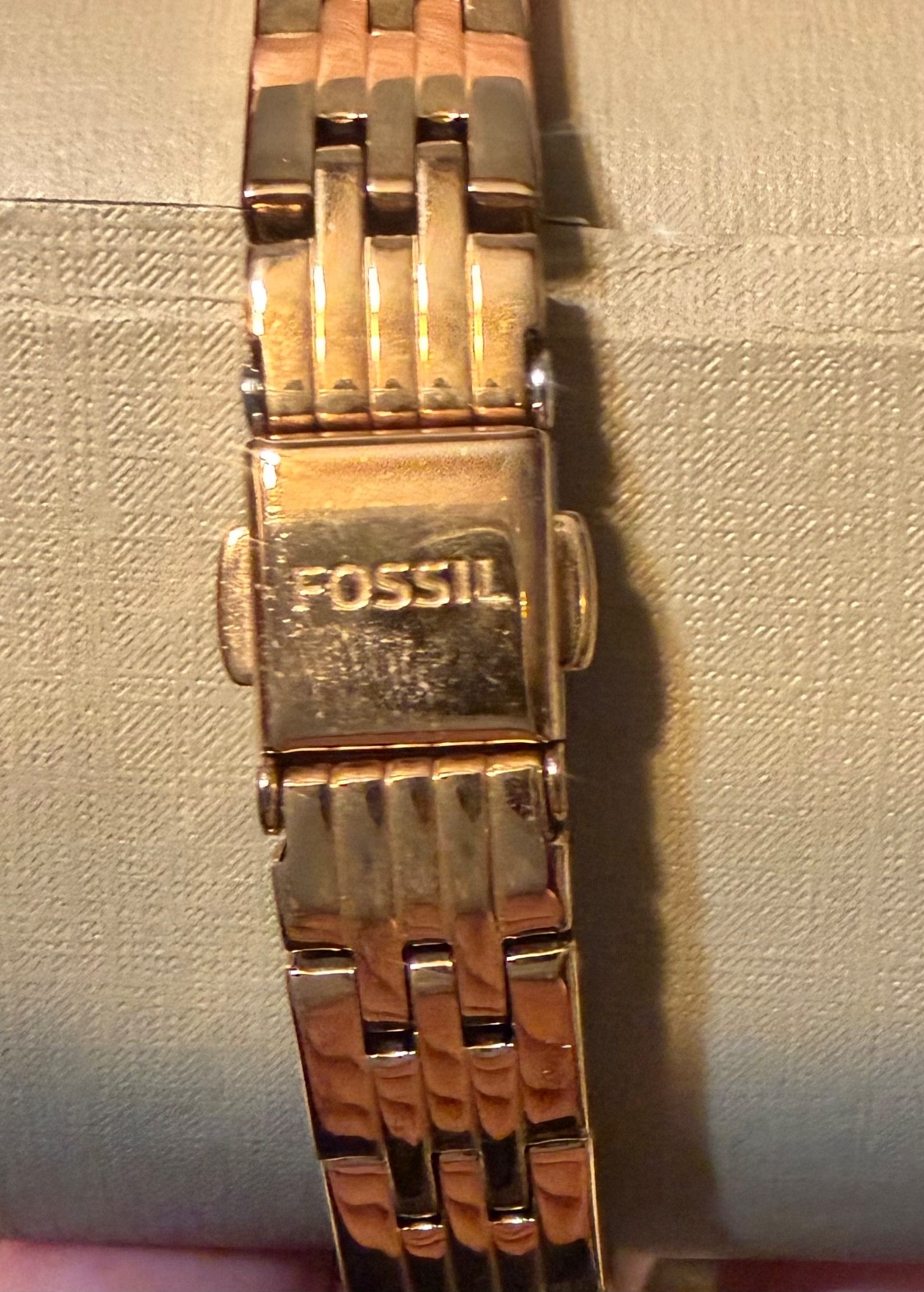 Fossil Rose Gold Tone Woman’s Watch 32mm Diamond Bezel Date ES2889.