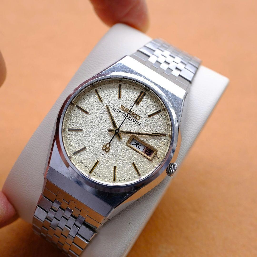 SEIKO Grand Quartz 4823-8130 Silver Guilloche Day Date Watch 21cm Working