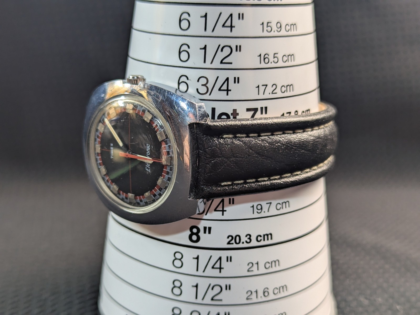 Vintage Timex Electronic 1970s Red Roulette Rally Dial Cushion Case 39mm 7.5″