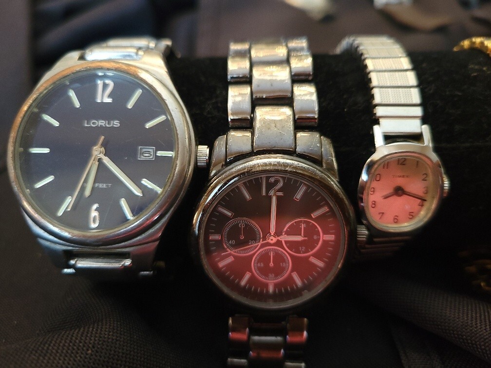 Mixed Lot of 10 Vintage Men’s & Women’s Watches Various Brands Untested