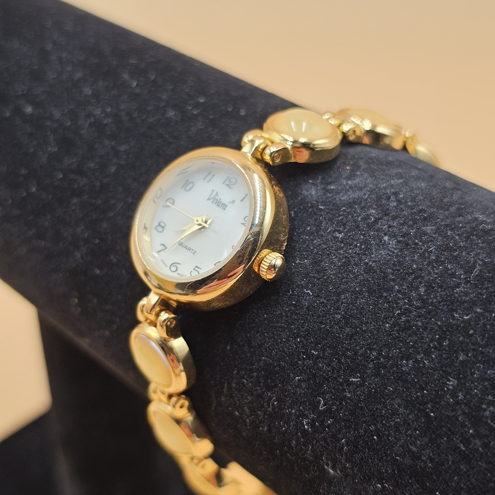 Vintage Vivani Gold Tone MOP Dial Ladies Watch New Battery See Photos