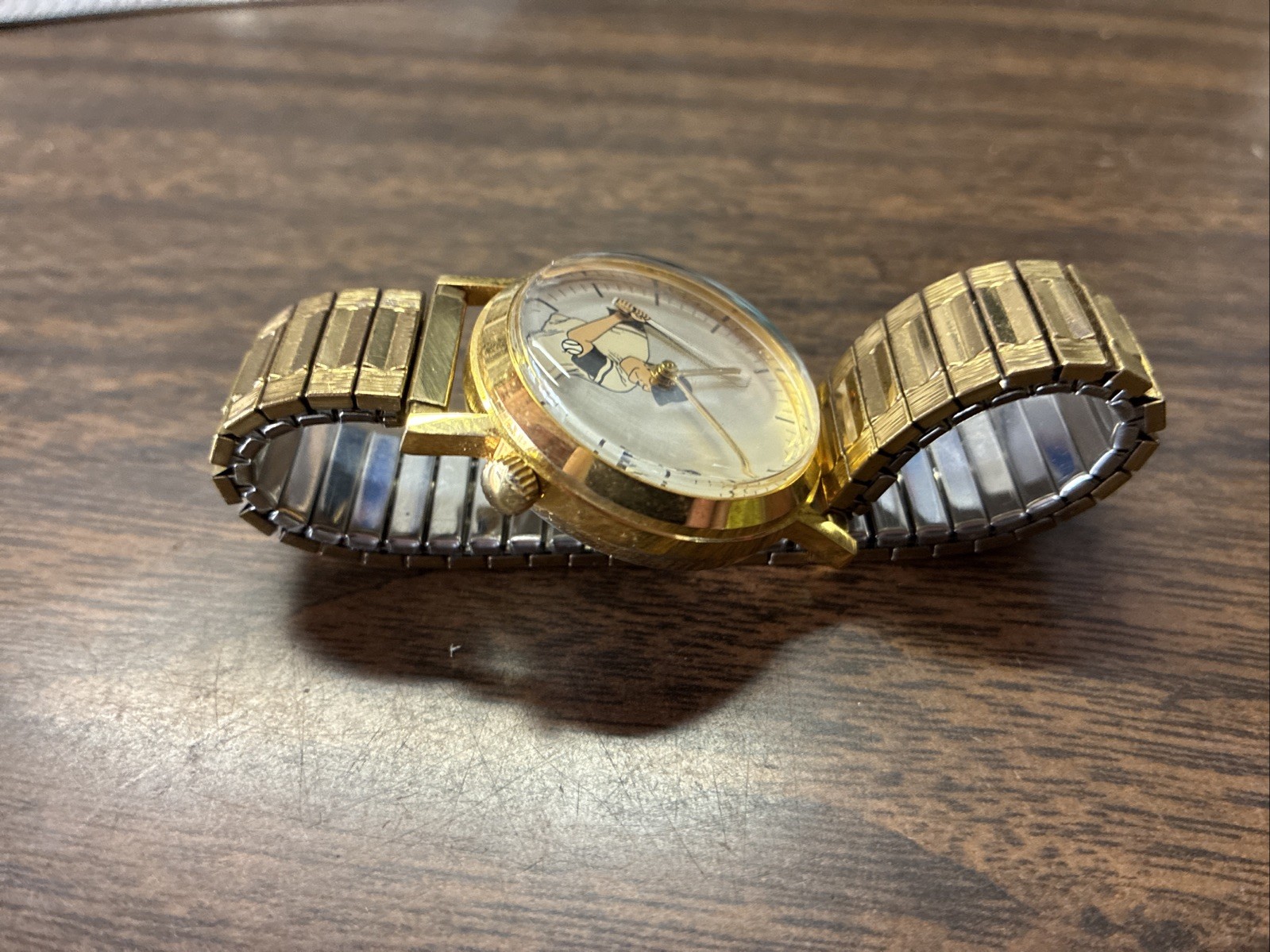 Rare Nostalgic Baseball Player Moving Bat/Second Hand Ball Motion Watch Novelty