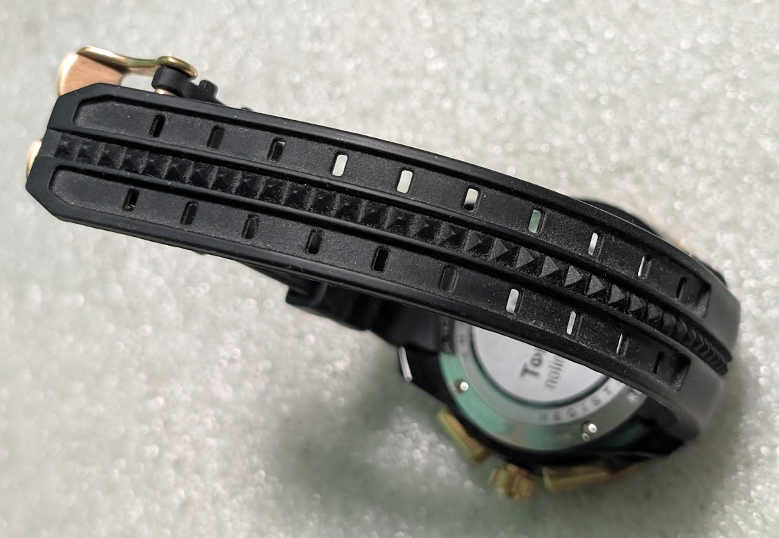 Tendence Gulliver 02046012 watch, with a black gold bezel, 50 mm, with a box