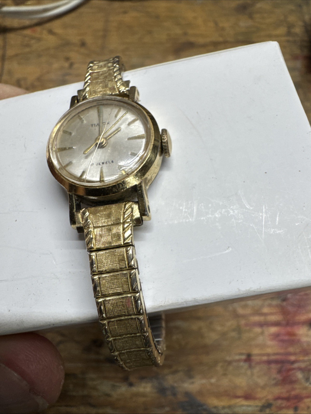 Timex 17 Jewel Women’s Watch 17.5mm Gold Tone Winding Speidel Band Working