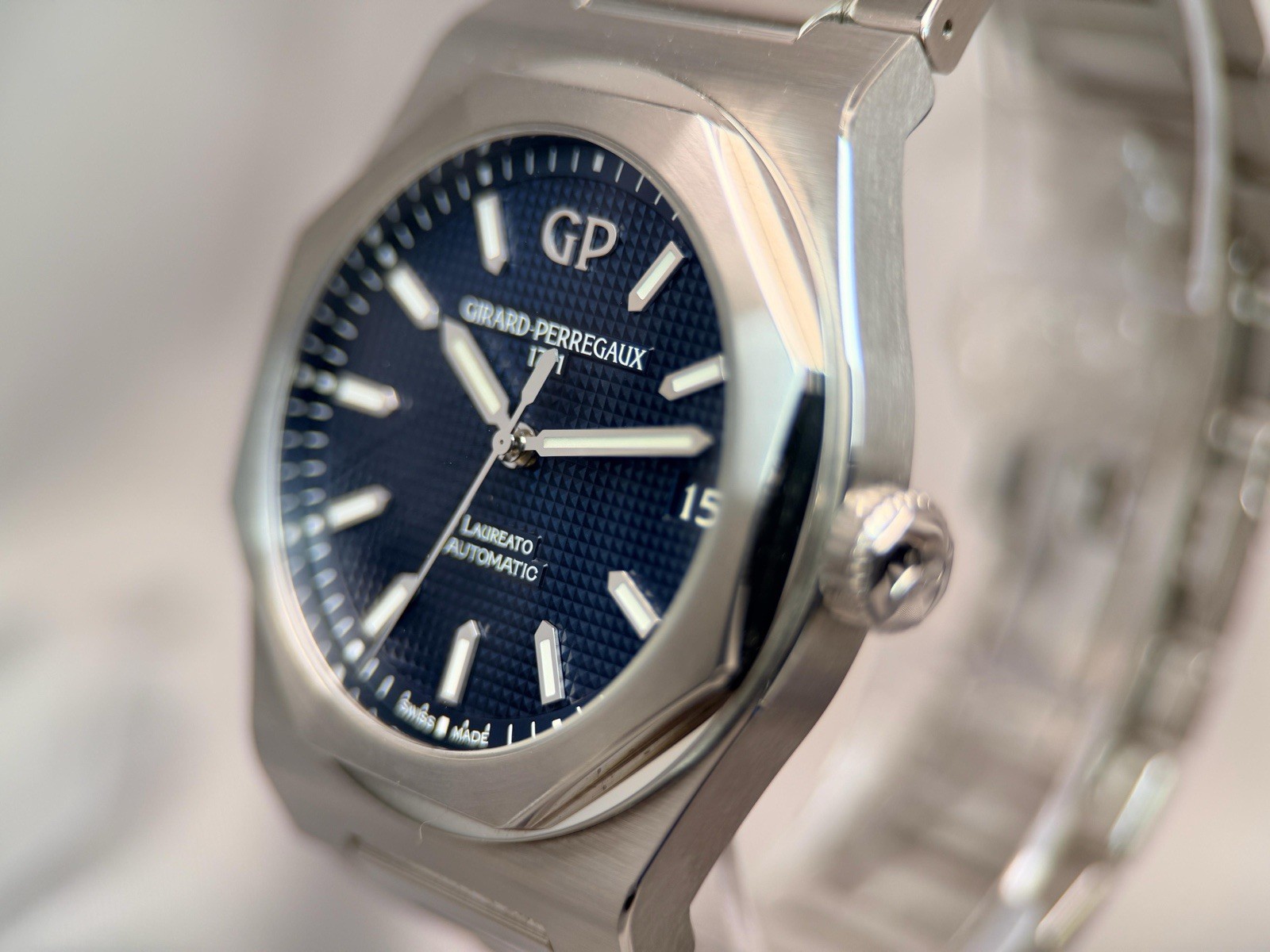 Girard-Perregaux Laureato Blue Men’s Watch – 81010-11-431-11A
