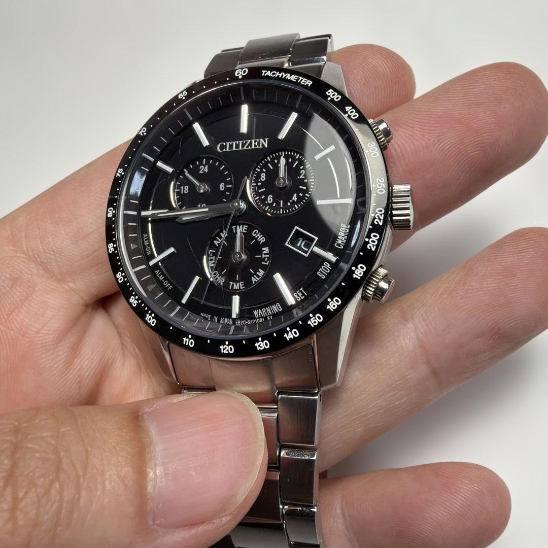 Citizen Eco-Drive E820 Solar Watch Silver Band Black Dial E820-S083460