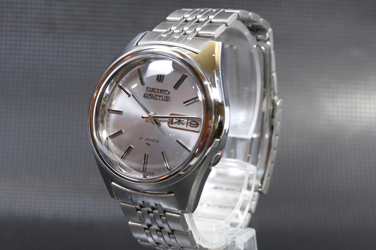 Seiko 5 Actus 7019-7060 Automatic 21J Day-Date Silver Blue Dial Vintage Japan