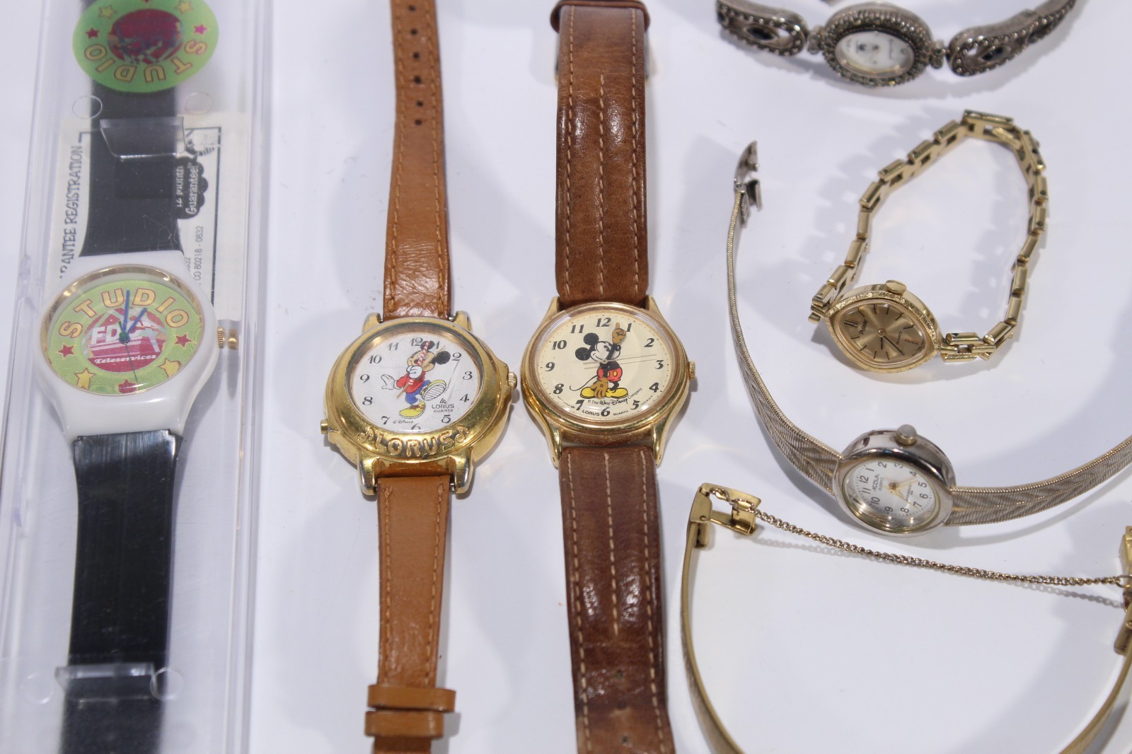 Lot of 19 Watches AS-IS / NOT TESTED. Various Brands See Pics!!!
