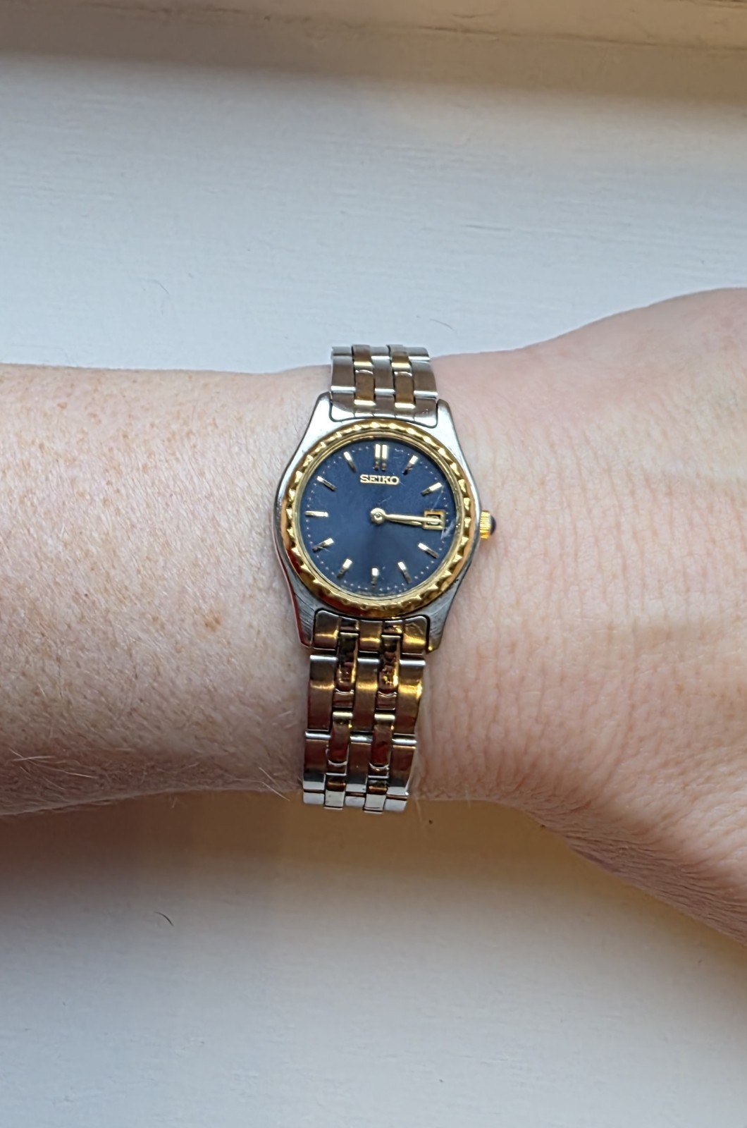 Seiko Ladies Watch. Badly Scratched As Shown. Ideal For A «Heavy Work» Watch
