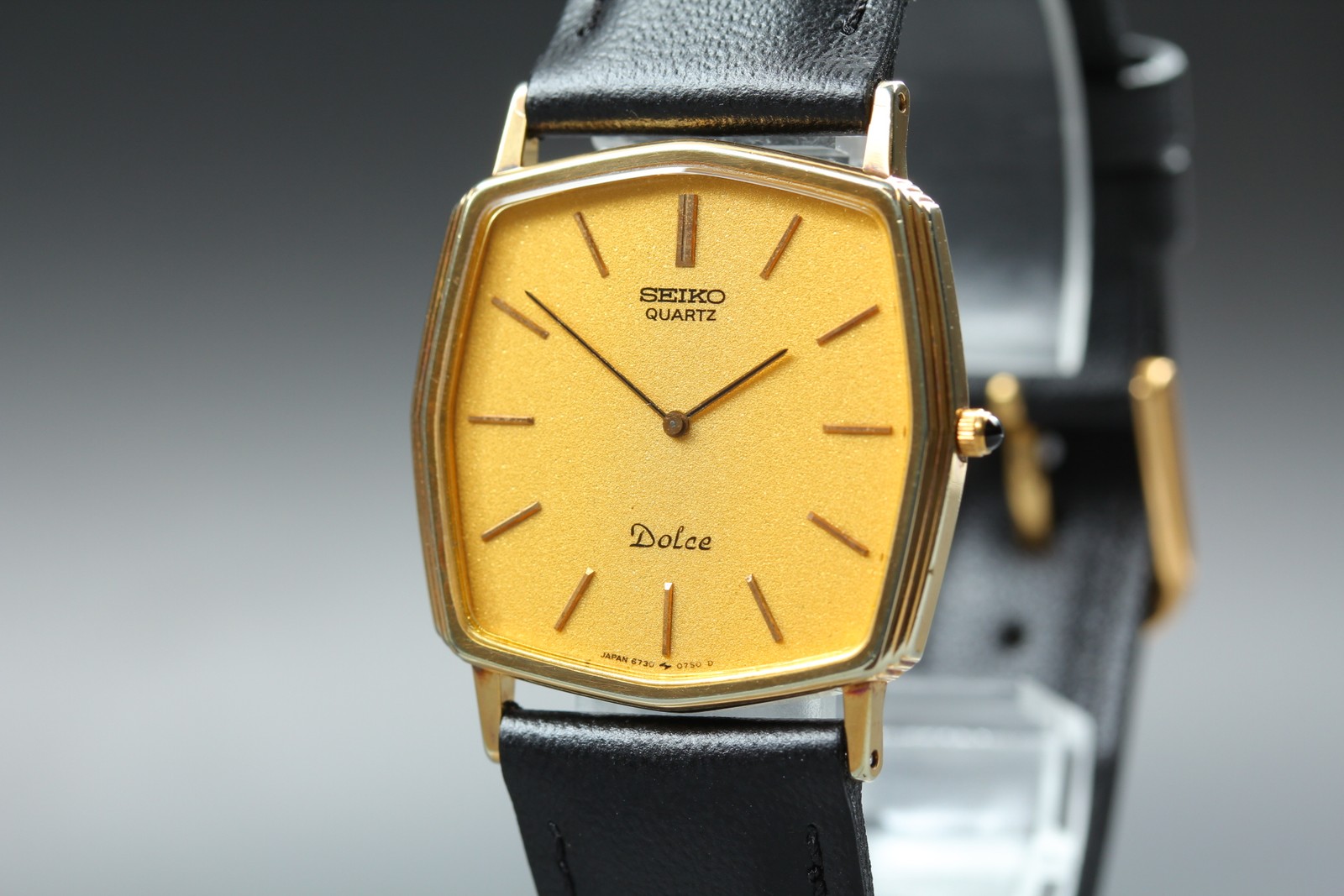 Vintage 1982 Seiko Dolce 6730-5520 Gold Octagon SGP Mens Watch From JAPAN