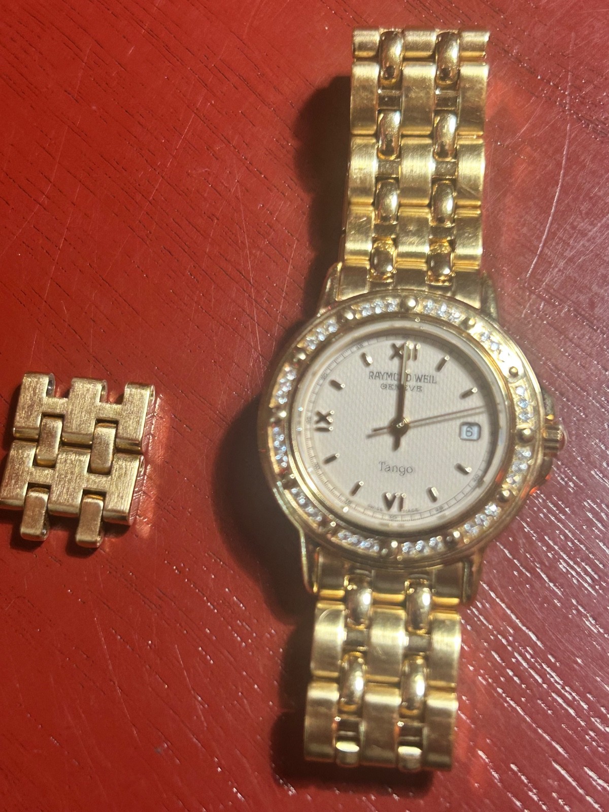 Raymond Weil Tango 5360 Swiss made luxury, vintage 28mm case 36 diamond bezel