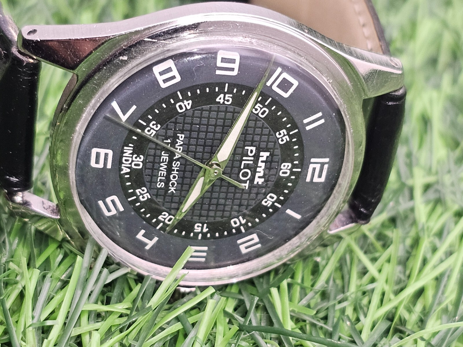 Beautiful Mens HMT Pilot Parashock Mechanical Wind 17J Watch Black Dial