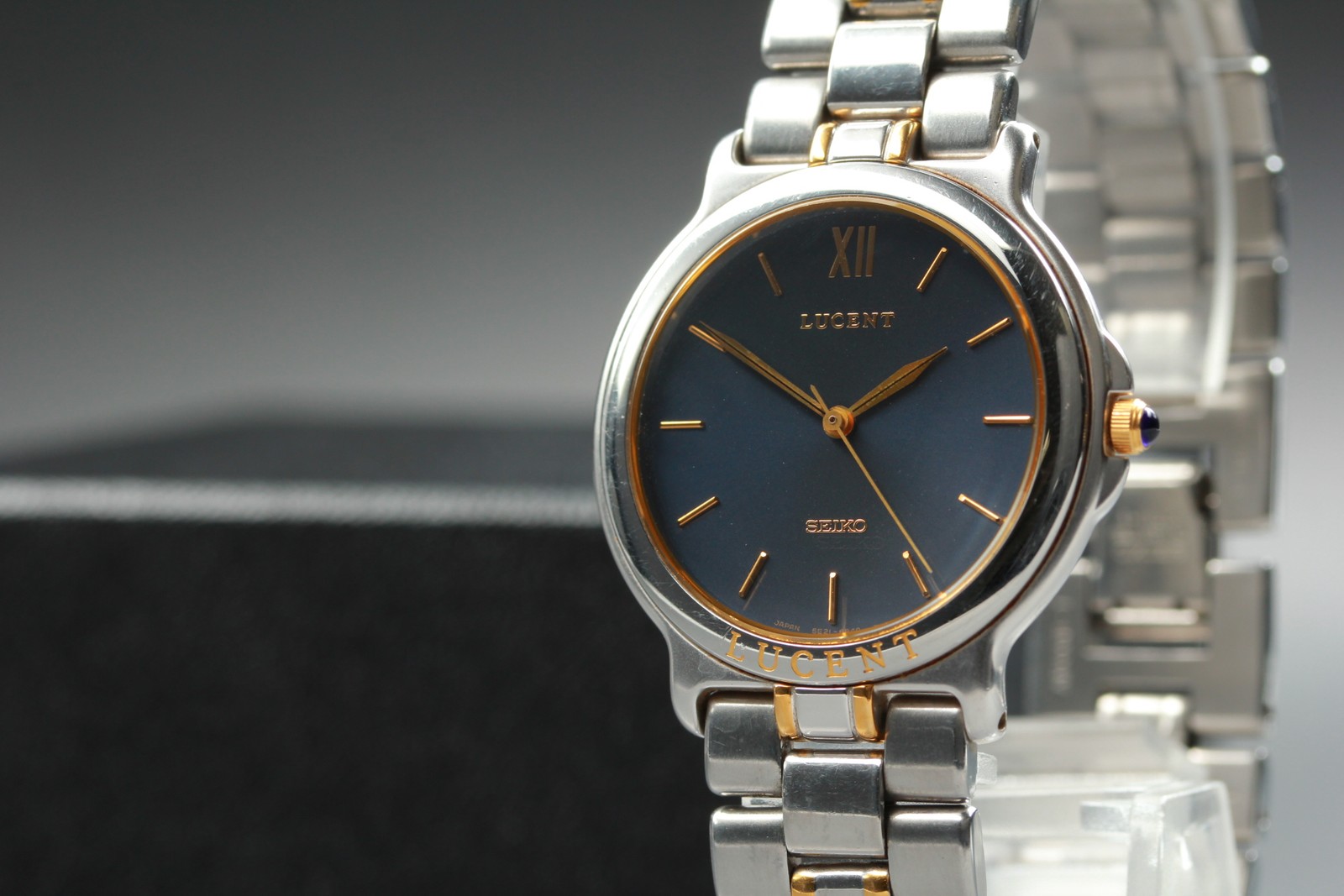 Vintage 1993 Seiko Lucent 5E21-6B80 Blue Roman Quartz Mens Watch From JAPAN