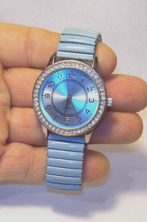 Gorgeous Light Blue Watch Iridescent Indigo Dial Diamond Bezel fits 6.50″-6.75″