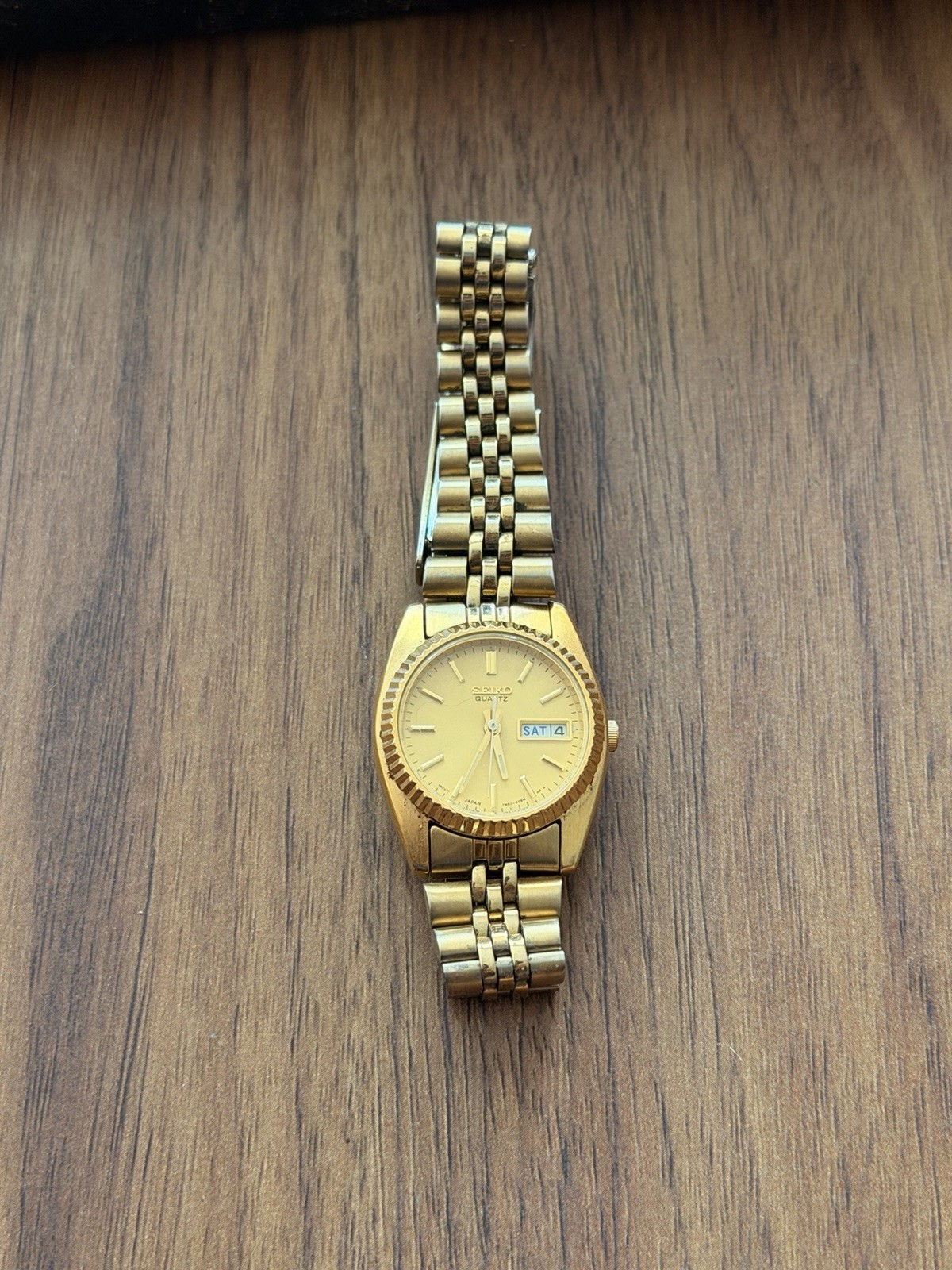 Vintage Ladies Seiko Quartz Gold Tone Watch (Model 7N83-0041) – Feb 1997