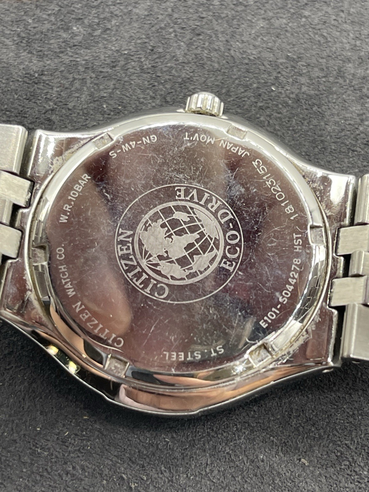 Citizen Eco-Drive Men’s Quartz Silver Sunburst Dial SS Bracelet 40mm, working