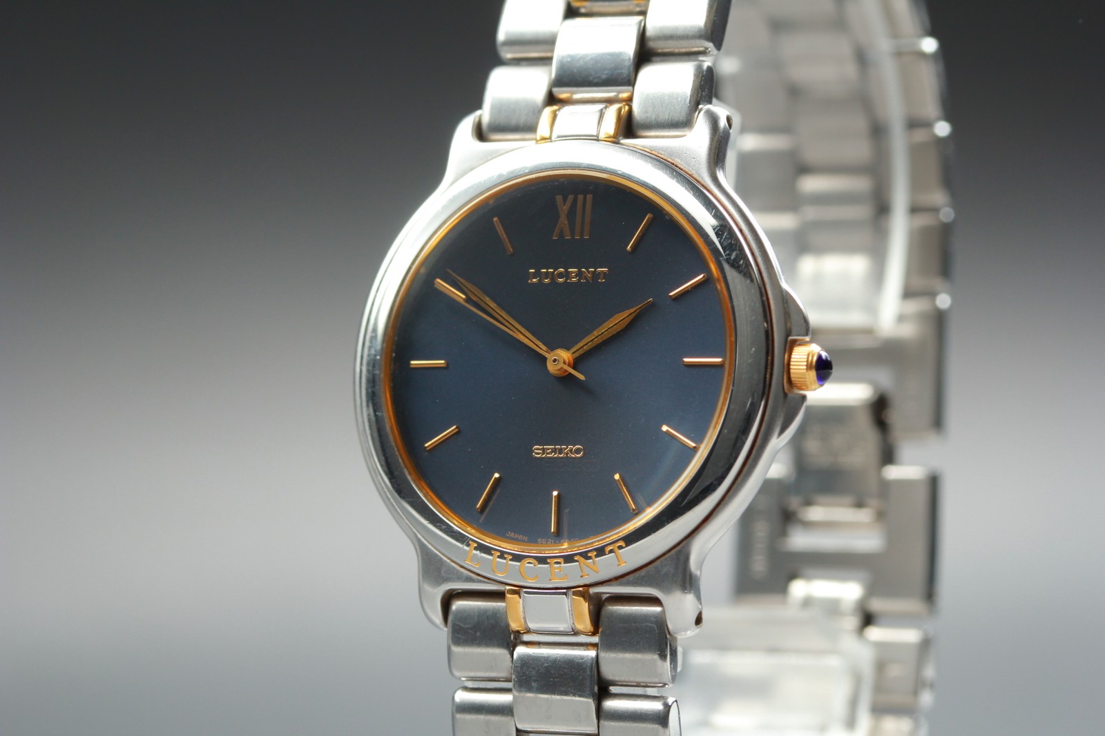 Vintage 1993 Seiko Lucent 5E21-6B80 Blue Roman Quartz Mens Watch From JAPAN