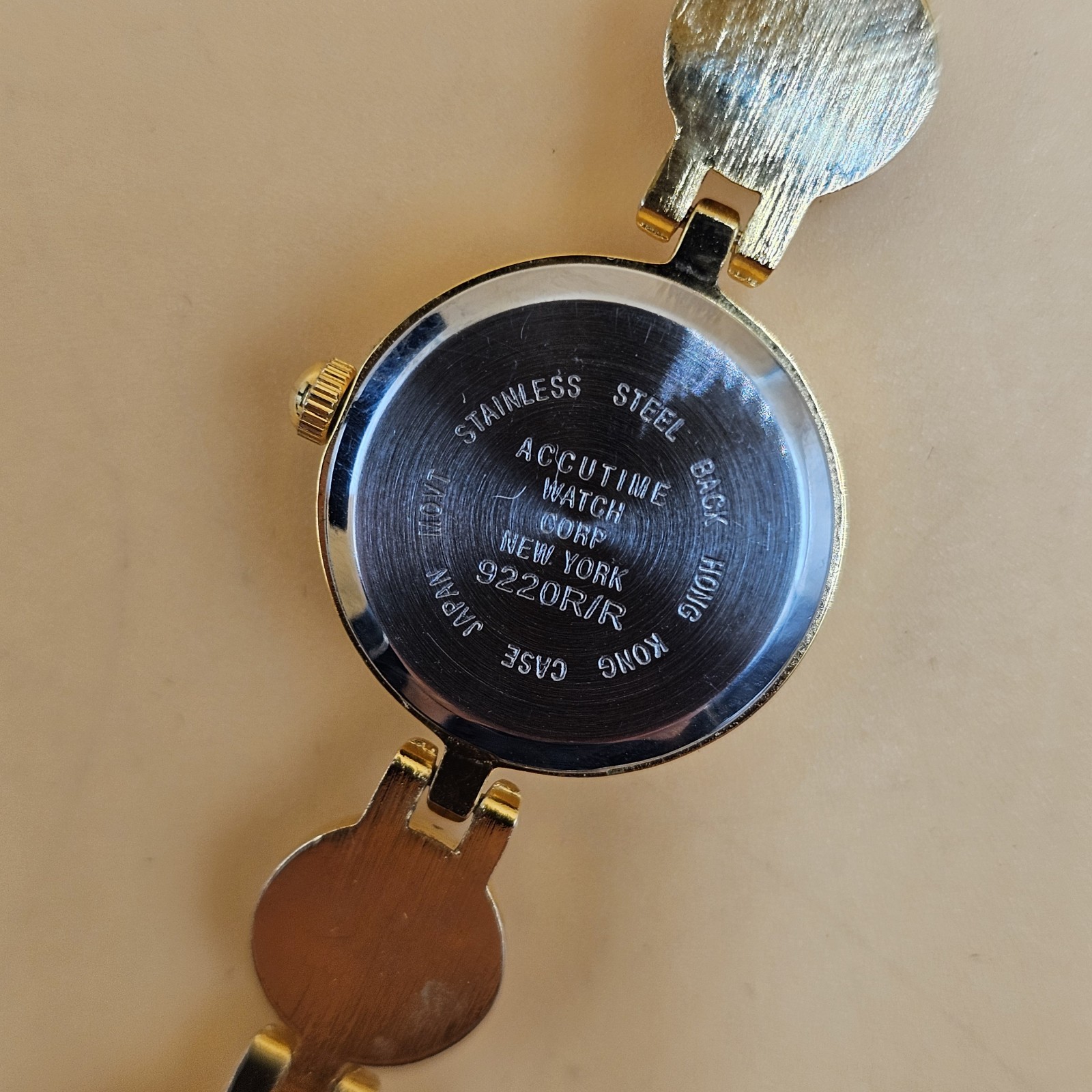 Vintage Vivani Gold Tone MOP Dial Ladies Watch New Battery See Photos