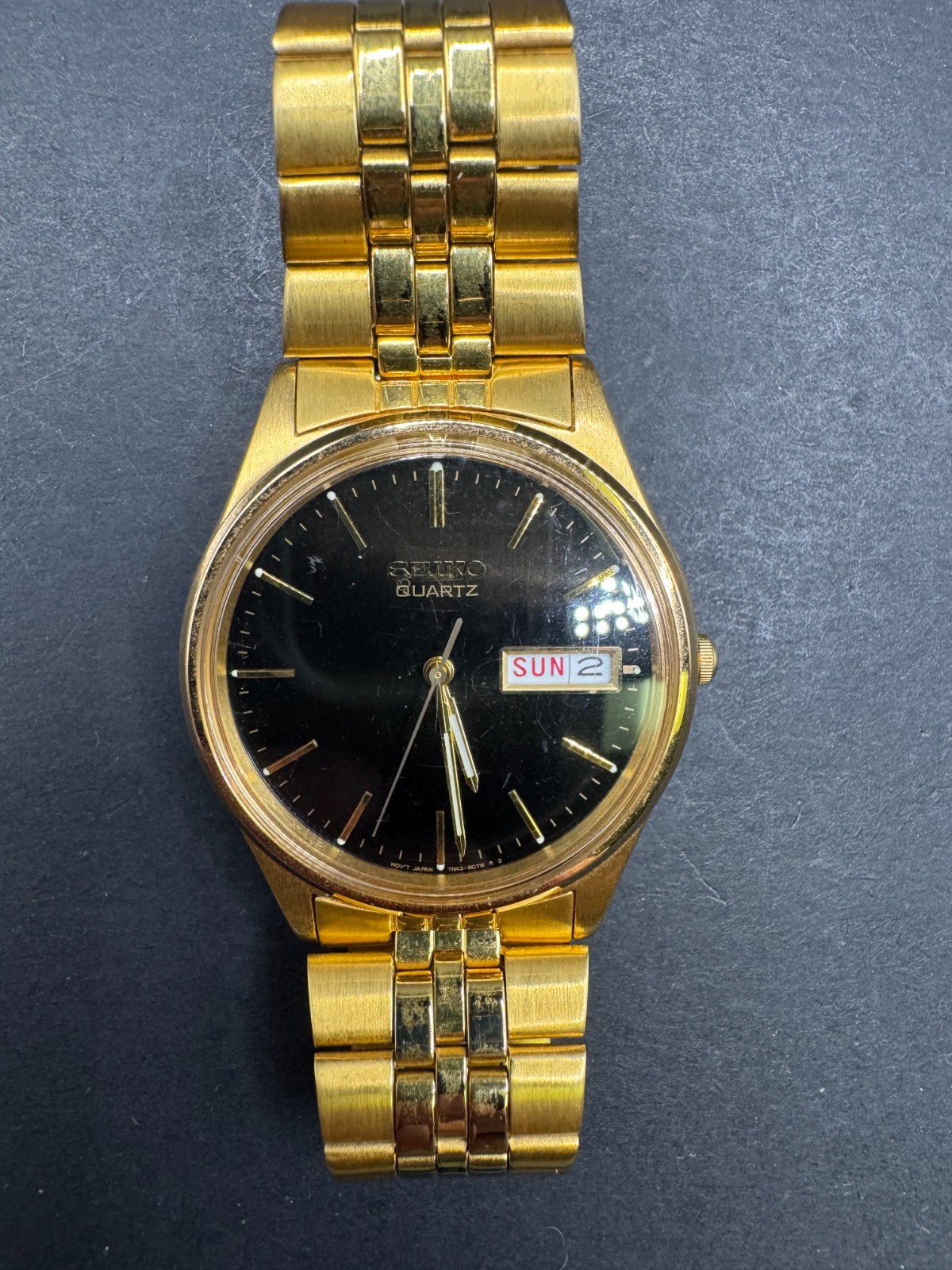 Seiko Quartz 7N43-8A39 Day Date Gold Tone Mens Watch Black Dial 31mm